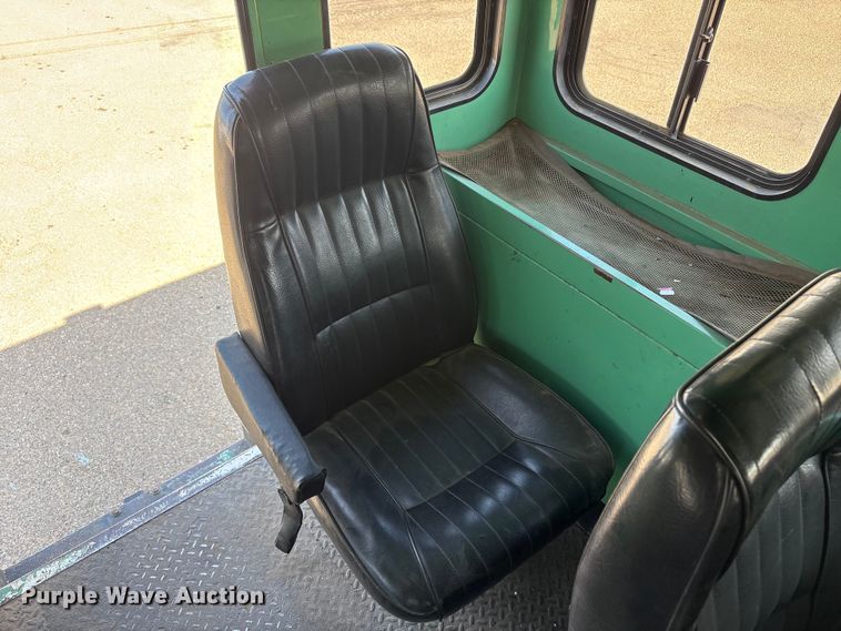 image for item FC2288 1996 Ford F800 bus