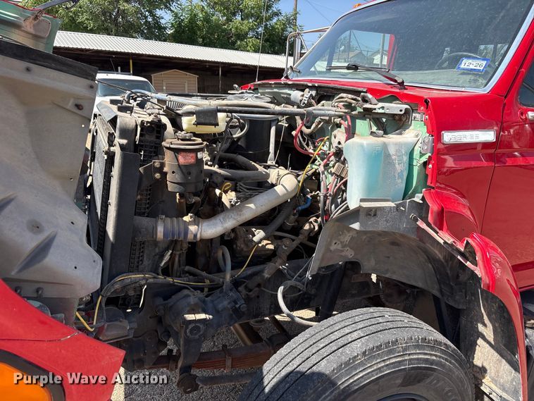 image for item FC2288 1996 Ford F800 bus