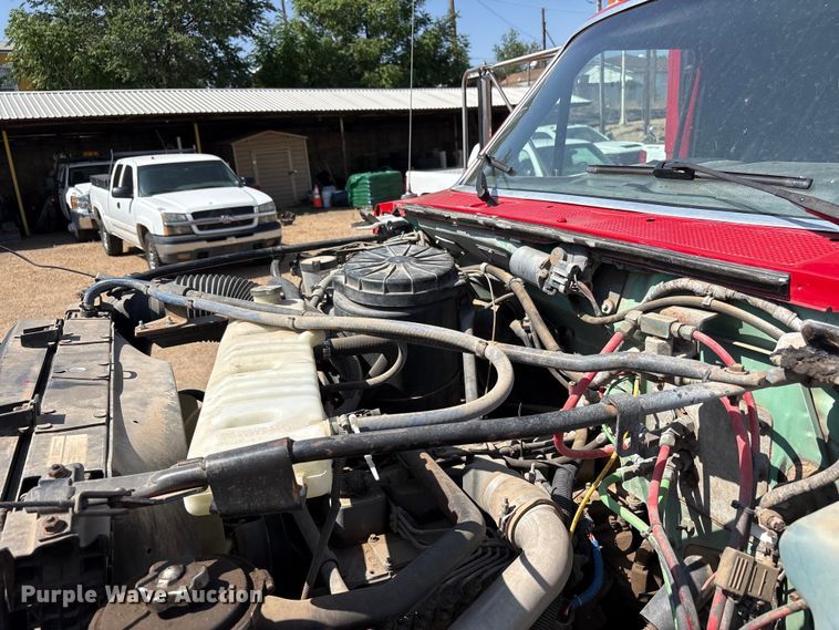 image for item FC2288 1996 Ford F800 bus