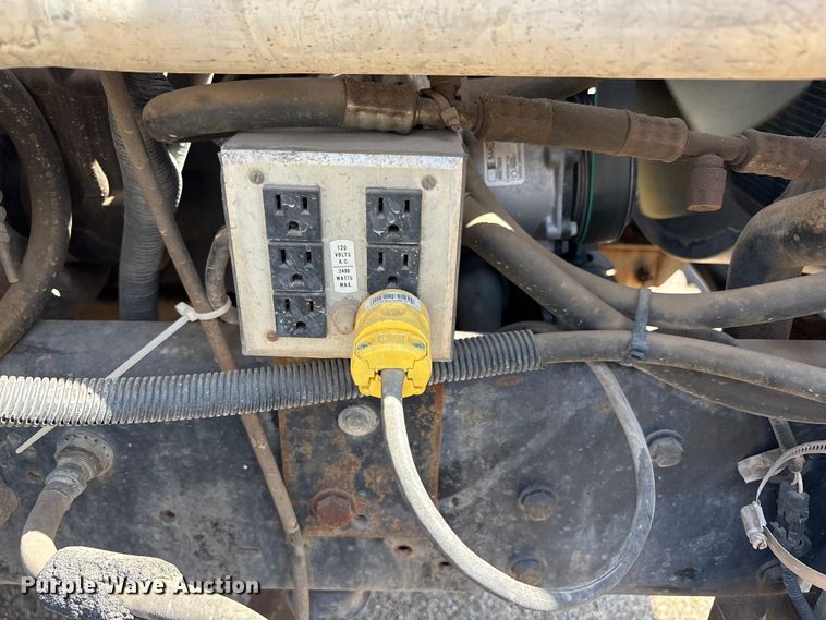 image for item FC2288 1996 Ford F800 bus