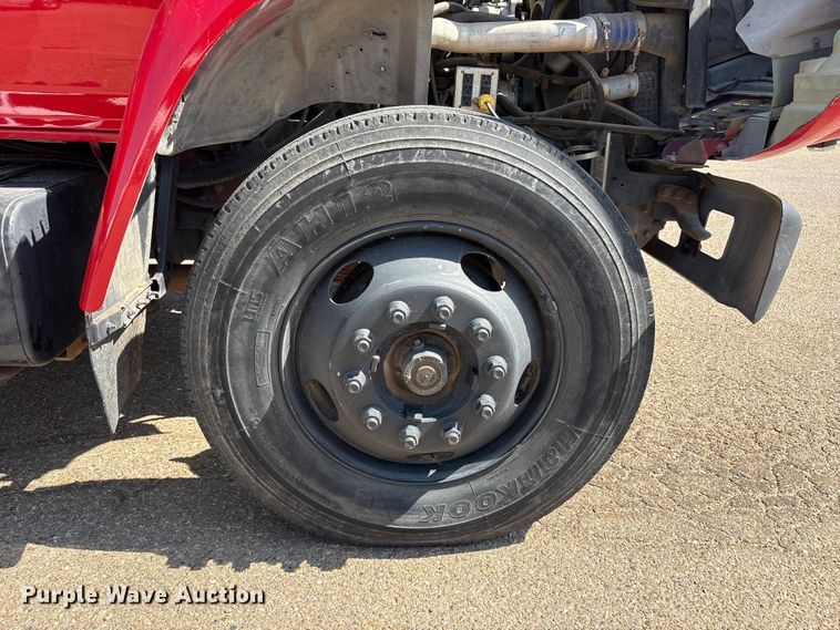 image for item FC2288 1996 Ford F800 bus