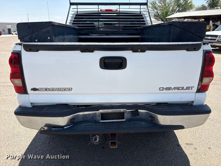 image for item FC2290 2005 Chevrolet Silverado 1500 Ext. Cab pickup truck