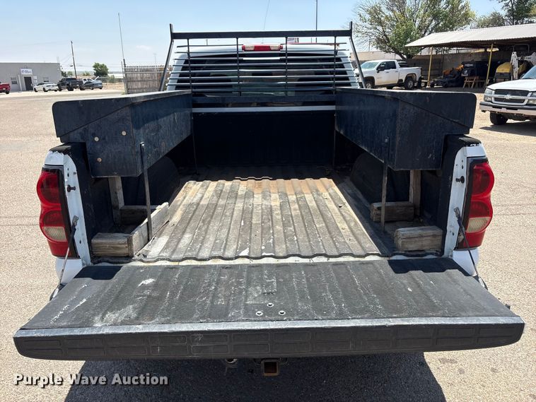 image for item FC2290 2005 Chevrolet Silverado 1500 Ext. Cab pickup truck