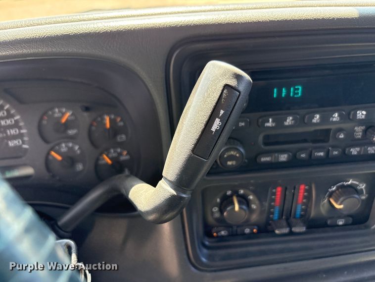 image for item FC2290 2005 Chevrolet Silverado 1500 Ext. Cab pickup truck