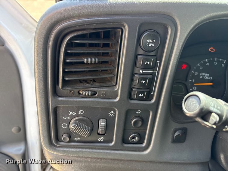image for item FC2290 2005 Chevrolet Silverado 1500 Ext. Cab pickup truck