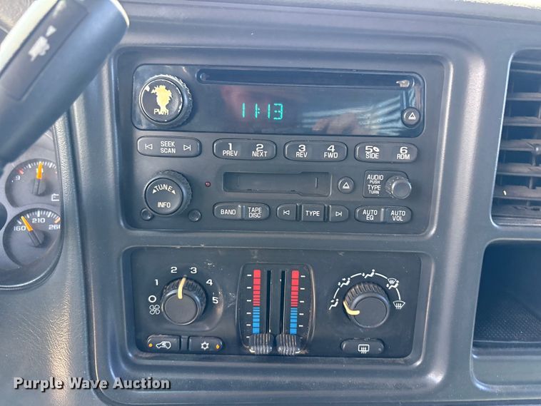 image for item FC2290 2005 Chevrolet Silverado 1500 Ext. Cab pickup truck