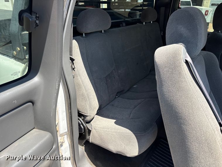 image for item FC2290 2005 Chevrolet Silverado 1500 Ext. Cab pickup truck