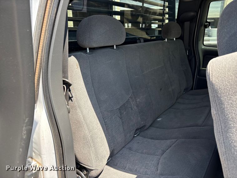 image for item FC2290 2005 Chevrolet Silverado 1500 Ext. Cab pickup truck