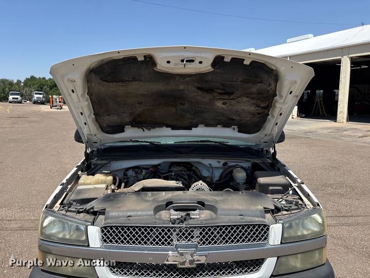 image for item FC2290 2005 Chevrolet Silverado 1500 Ext. Cab pickup truck