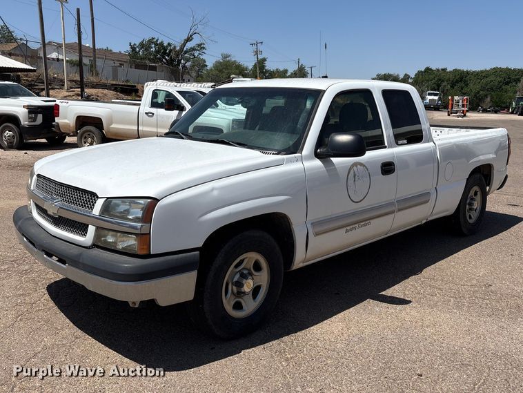 image for item FC2291 2004 Chevrolet Silverado 1500 Ext. Cab pickup truck