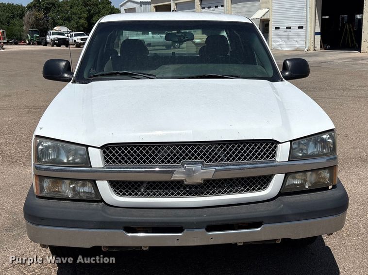 image for item FC2291 2004 Chevrolet Silverado 1500 Ext. Cab pickup truck