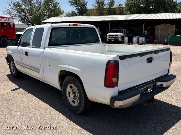 image for item FC2291 2004 Chevrolet Silverado 1500 Ext. Cab pickup truck