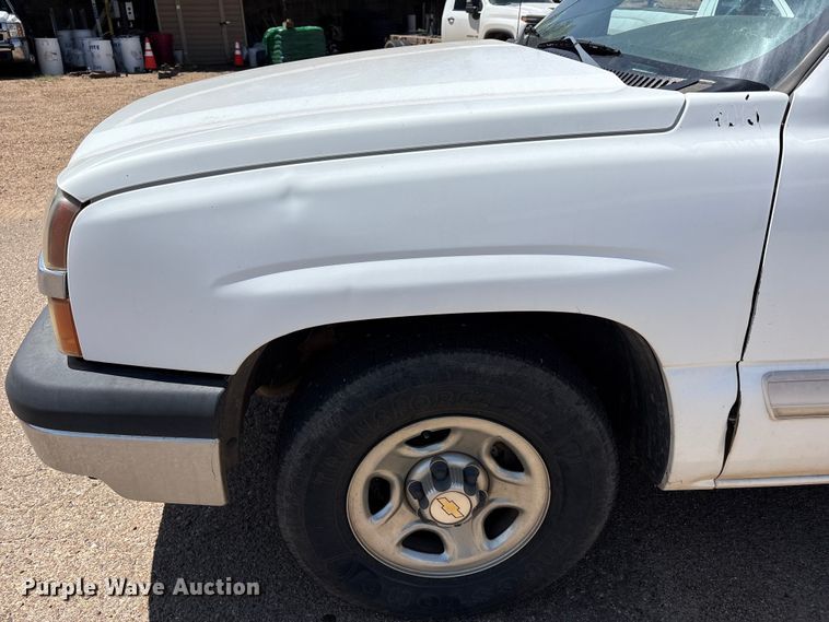 image for item FC2291 2004 Chevrolet Silverado 1500 Ext. Cab pickup truck