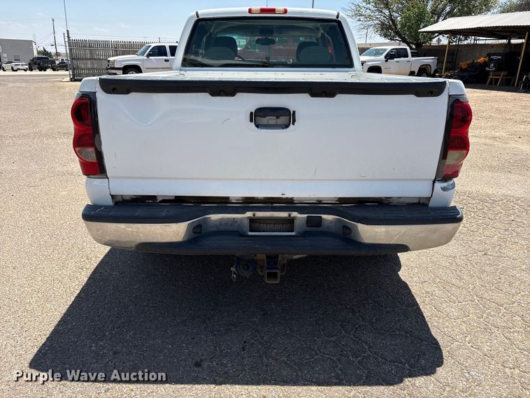 image for item FC2291 2004 Chevrolet Silverado 1500 Ext. Cab pickup truck