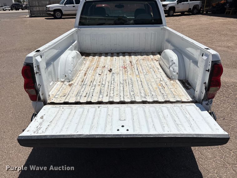 image for item FC2291 2004 Chevrolet Silverado 1500 Ext. Cab pickup truck
