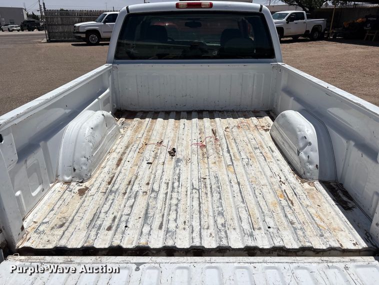 image for item FC2291 2004 Chevrolet Silverado 1500 Ext. Cab pickup truck