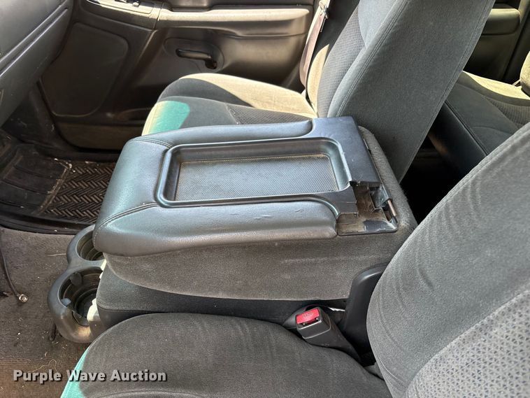 image for item FC2291 2004 Chevrolet Silverado 1500 Ext. Cab pickup truck