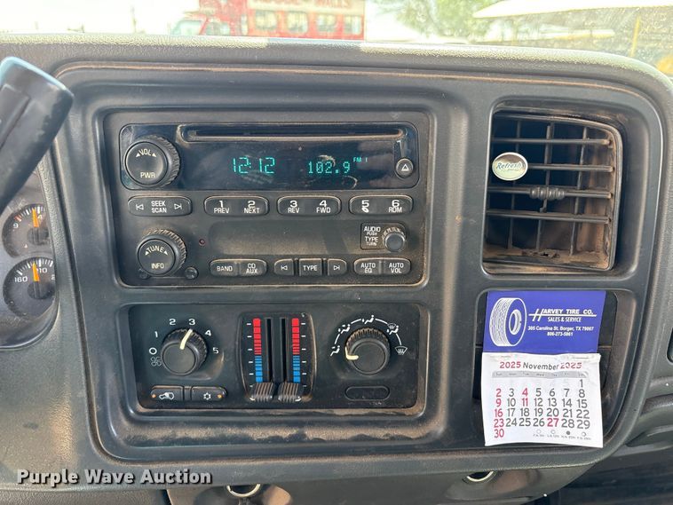 image for item FC2291 2004 Chevrolet Silverado 1500 Ext. Cab pickup truck