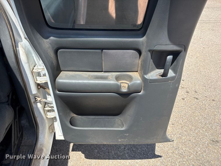 image for item FC2291 2004 Chevrolet Silverado 1500 Ext. Cab pickup truck