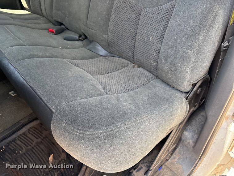 image for item FC2291 2004 Chevrolet Silverado 1500 Ext. Cab pickup truck