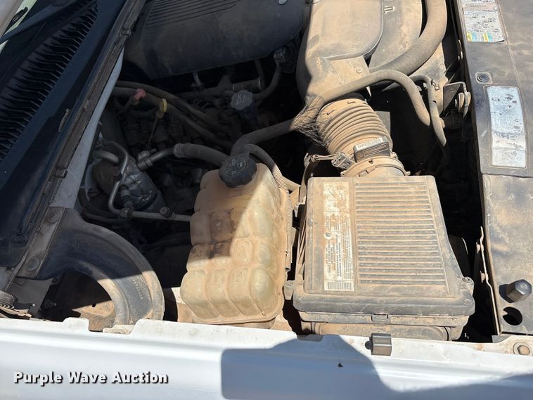 image for item FC2291 2004 Chevrolet Silverado 1500 Ext. Cab pickup truck