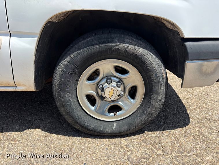 image for item FC2291 2004 Chevrolet Silverado 1500 Ext. Cab pickup truck