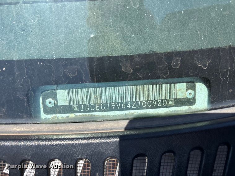 image for item FC2291 2004 Chevrolet Silverado 1500 Ext. Cab pickup truck