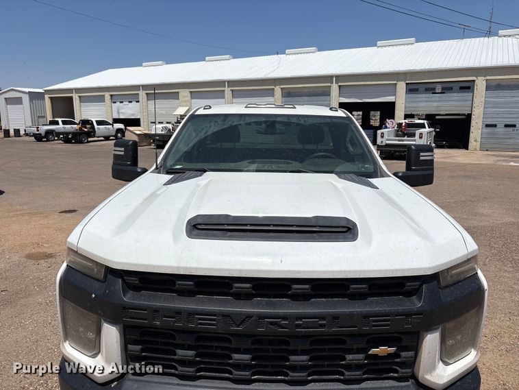 image for item FC2293 2020 Chevrolet Silverado 3500HD pickup truck cab and chassis