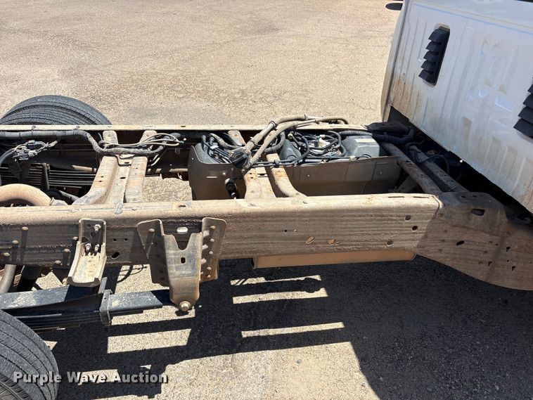 image for item FC2293 2020 Chevrolet Silverado 3500HD pickup truck cab and chassis