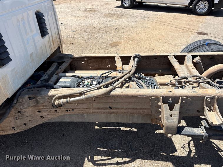 image for item FC2293 2020 Chevrolet Silverado 3500HD pickup truck cab and chassis