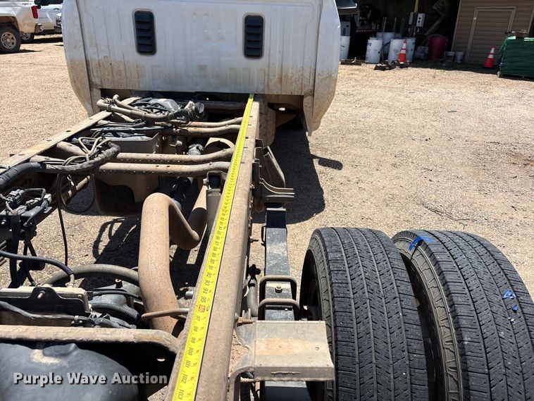 image for item FC2293 2020 Chevrolet Silverado 3500HD pickup truck cab and chassis