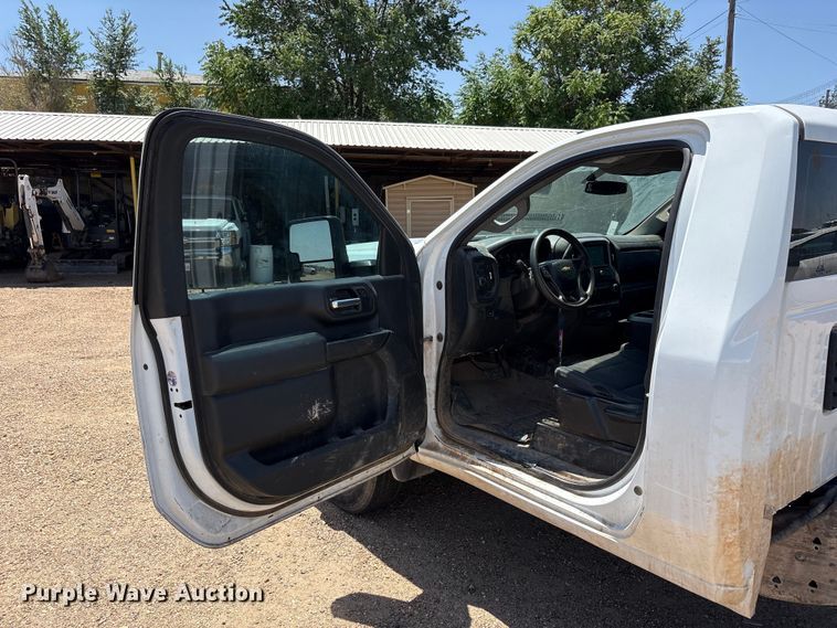 image for item FC2293 2020 Chevrolet Silverado 3500HD pickup truck cab and chassis