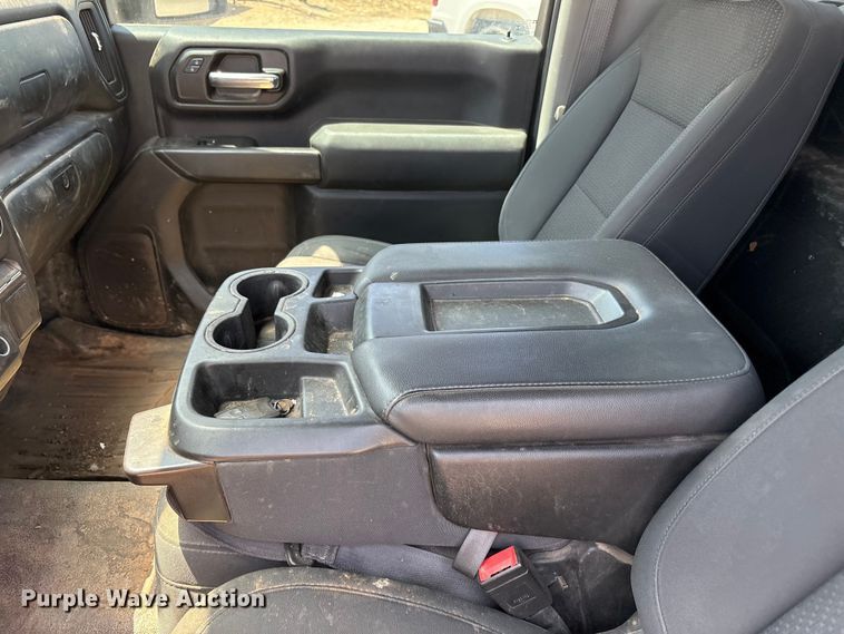 image for item FC2293 2020 Chevrolet Silverado 3500HD pickup truck cab and chassis
