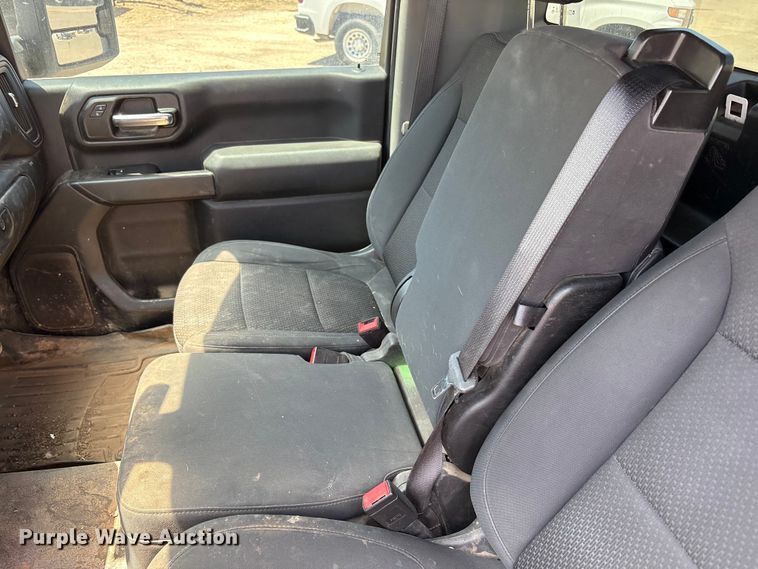 image for item FC2293 2020 Chevrolet Silverado 3500HD pickup truck cab and chassis