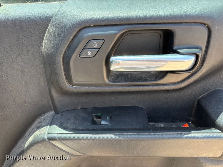 image for item FC2293 2020 Chevrolet Silverado 3500HD pickup truck cab and chassis