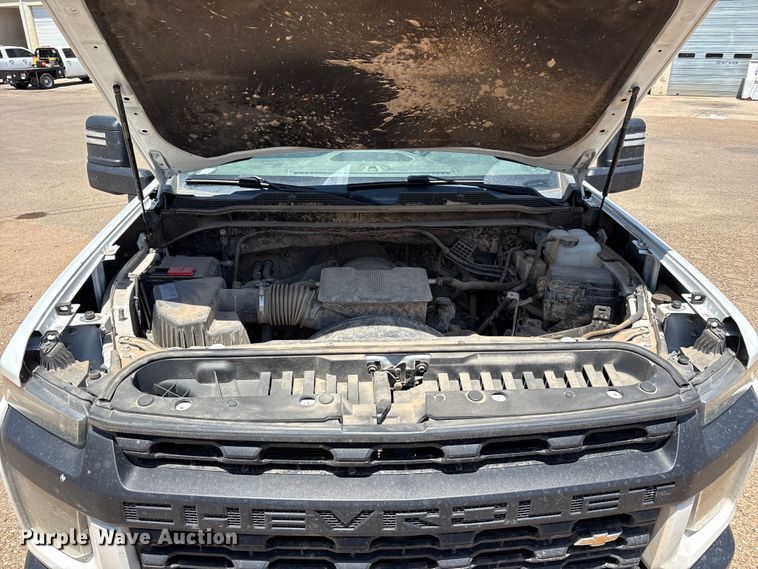 image for item FC2293 2020 Chevrolet Silverado 3500HD pickup truck cab and chassis