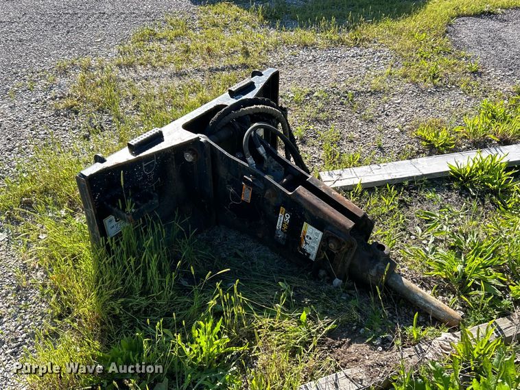 image for item FC2640 John Deere HH50 skid steer breaker