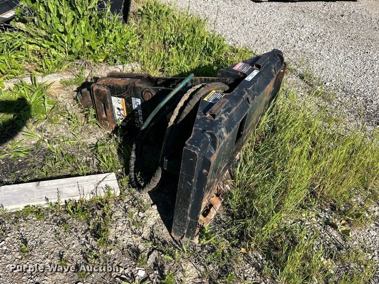 image for item FC2640 John Deere HH50 skid steer breaker