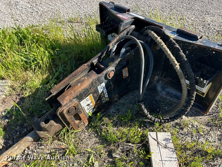image for item FC2640 John Deere HH50 skid steer breaker