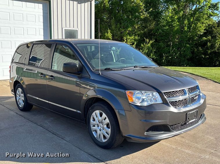 image for item FC5728 2018 Dodge Grand Caravan van