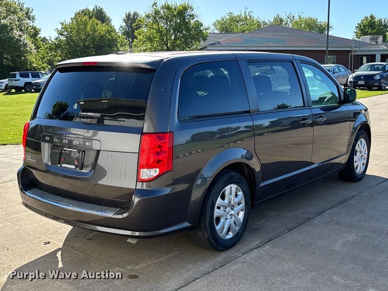 image for item FC5728 2018 Dodge Grand Caravan van