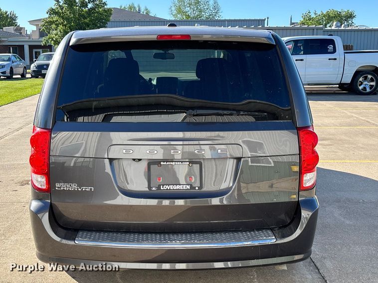 image for item FC5728 2018 Dodge Grand Caravan van