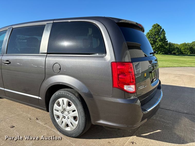 image for item FC5728 2018 Dodge Grand Caravan van
