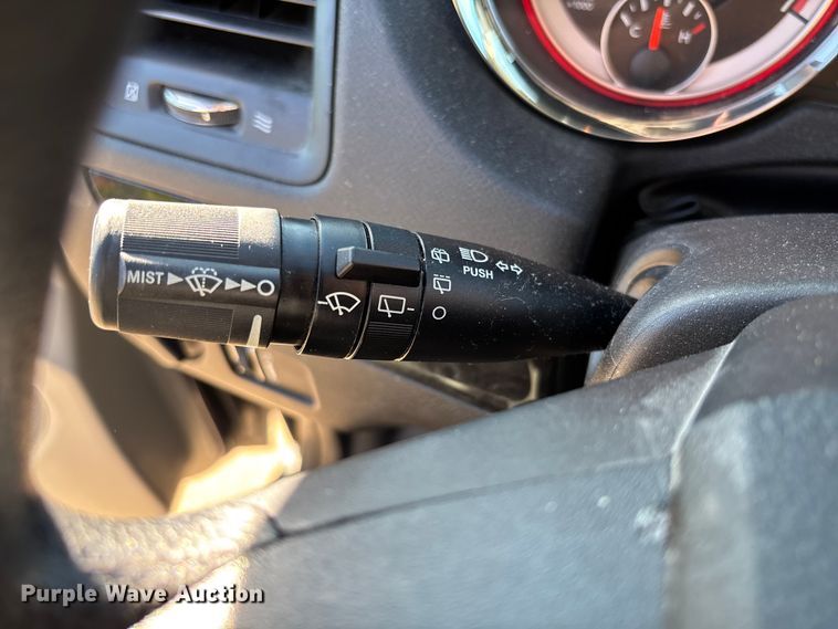 image for item FC5728 2018 Dodge Grand Caravan van