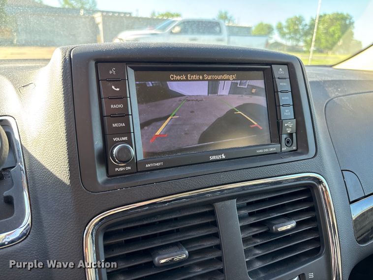 image for item FC5728 2018 Dodge Grand Caravan van