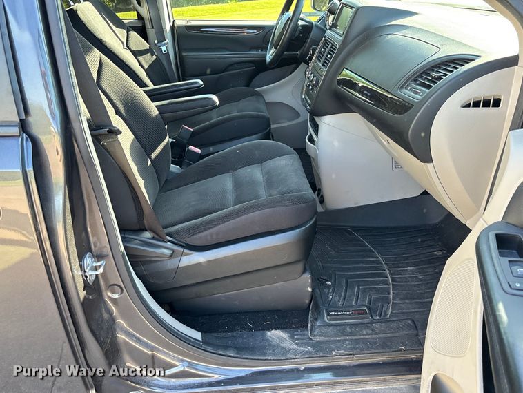 image for item FC5728 2018 Dodge Grand Caravan van