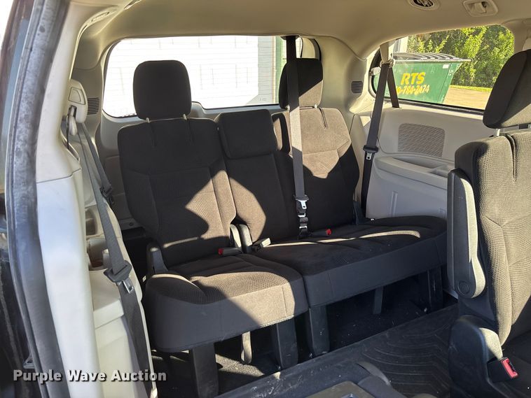 image for item FC5728 2018 Dodge Grand Caravan van