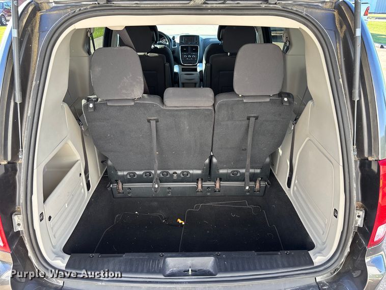 image for item FC5728 2018 Dodge Grand Caravan van