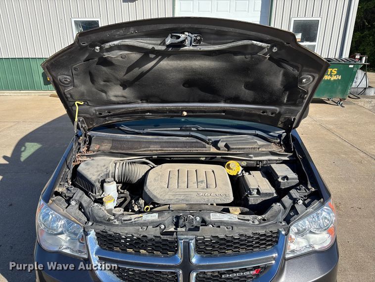 image for item FC5728 2018 Dodge Grand Caravan van