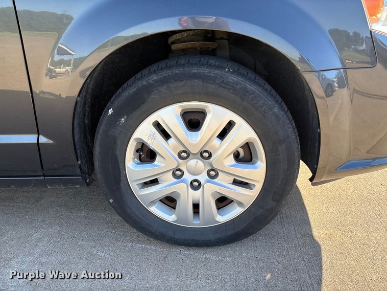 image for item FC5728 2018 Dodge Grand Caravan van